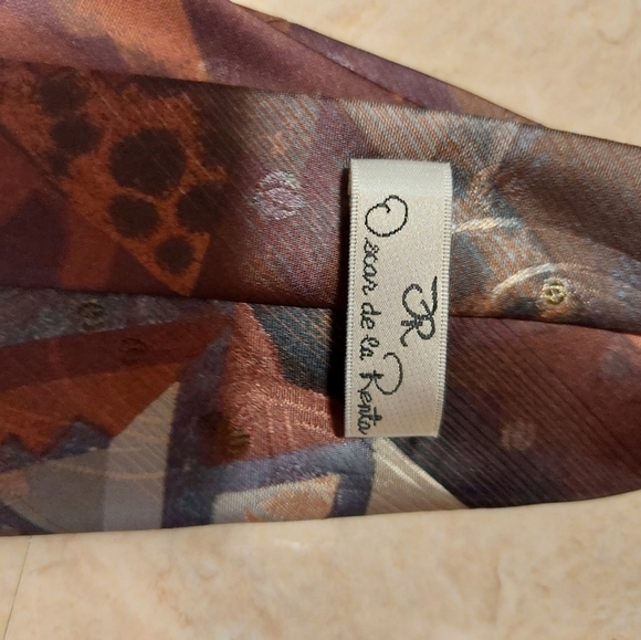 Vintage  oscar de la renta tie - Picture 2 of 4